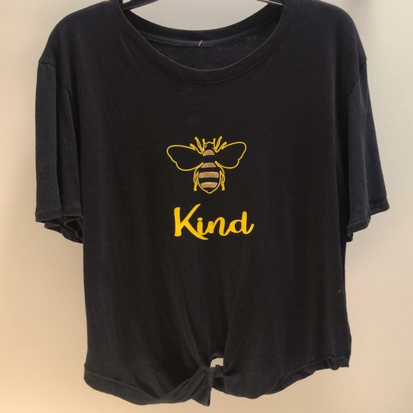 Save the 🐝semi-crop🐝Knot front Top🐝 KIND! Black/Yellow graphic! XL 🆕 in package! - Picture 2 of 6